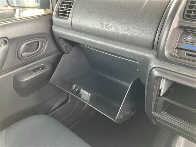 
								2003 SUZUKI JIMNY full									