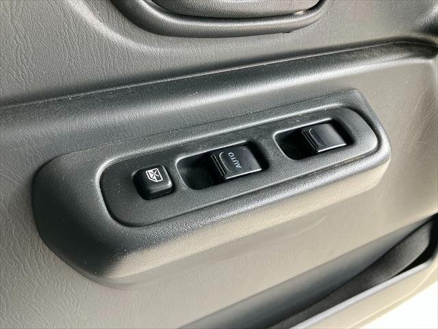 
								2003 SUZUKI JIMNY full									