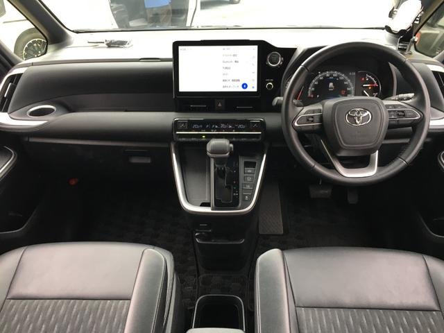 
								2022 TOYOTA NOAH S-Z full									