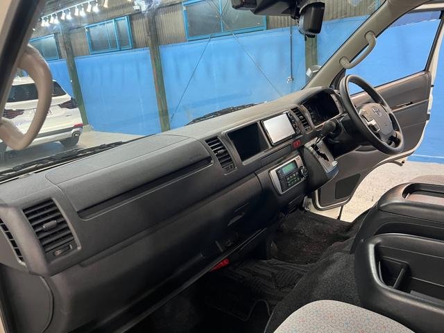 
								2024 TOYOTA HIACE COMMUTER SUPER LONG GL TURBO full									