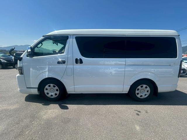 
								2022 TOYOTA HIACE VAN 5S full									