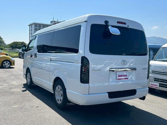 
								2022 TOYOTA HIACE VAN 5S full									