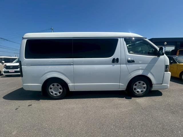 
								2022 TOYOTA HIACE VAN 5S full									
