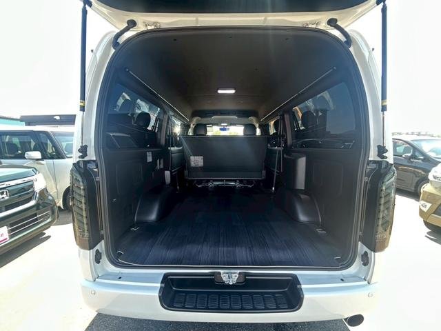 
								2022 TOYOTA HIACE VAN 5S full									