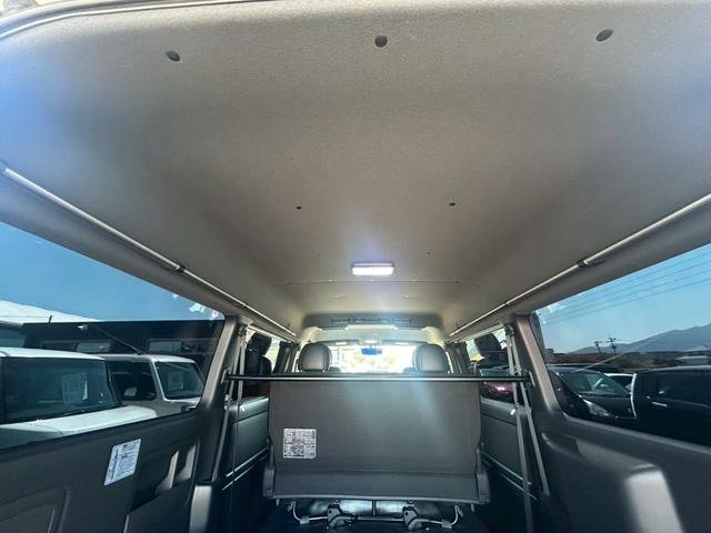 
								2022 TOYOTA HIACE VAN 5S full									
