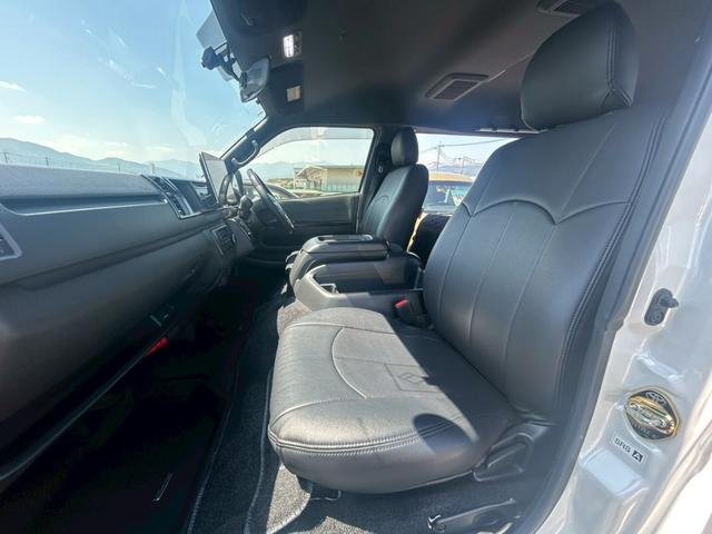 
								2022 TOYOTA HIACE VAN 5S full									