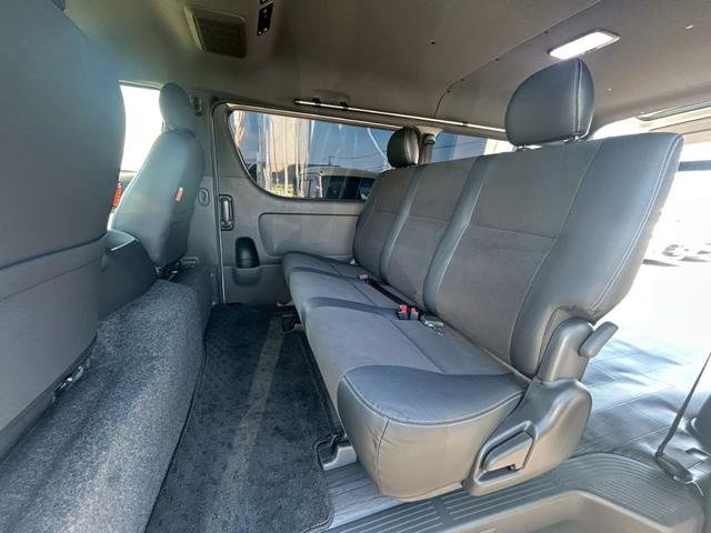 
								2022 TOYOTA HIACE VAN 5S full									