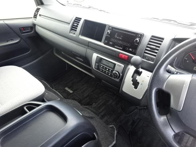 
								2017 TOYOTA HIACE COMMUTER SUPER LONG GL full									