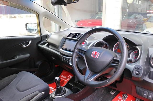 
								2013 HONDA FIT RS full									