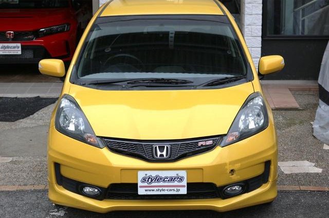 
								2013 HONDA FIT RS full									