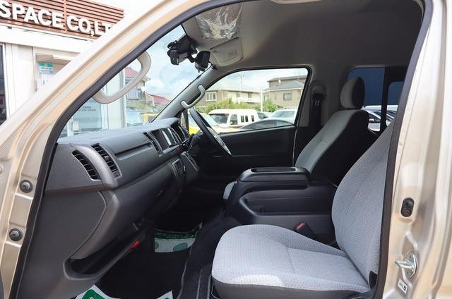 
								2023 TOYOTA HIACE COMMUTER SUPER LONG GL full									