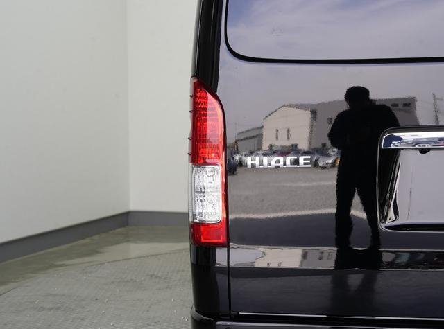 
								2023 TOYOTA HIACE COMMUTER GL full									