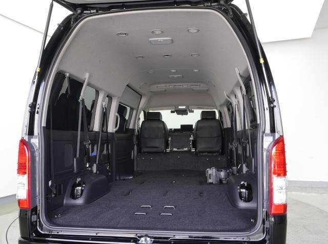 
								2023 TOYOTA HIACE COMMUTER GL full									
