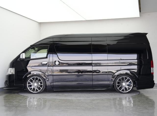 
								2023 TOYOTA HIACE COMMUTER GL full									