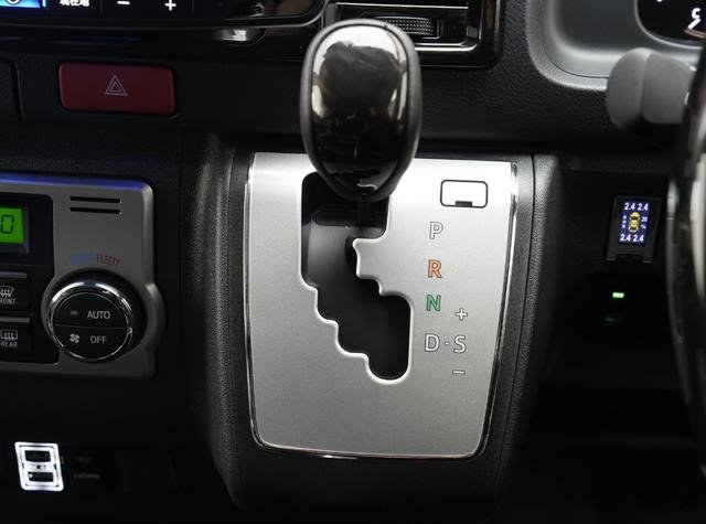 
								2023 TOYOTA HIACE COMMUTER GL full									
