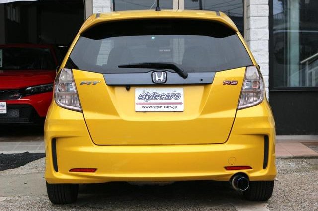 
								2013 HONDA FIT RS full									