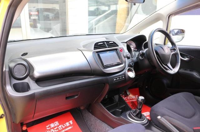 
								2013 HONDA FIT RS full									