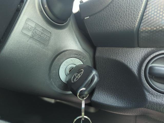 
								2016 TOYOTA VITZ RS full									