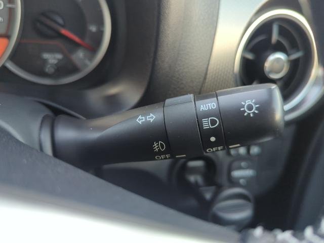 
								2016 TOYOTA VITZ RS full									