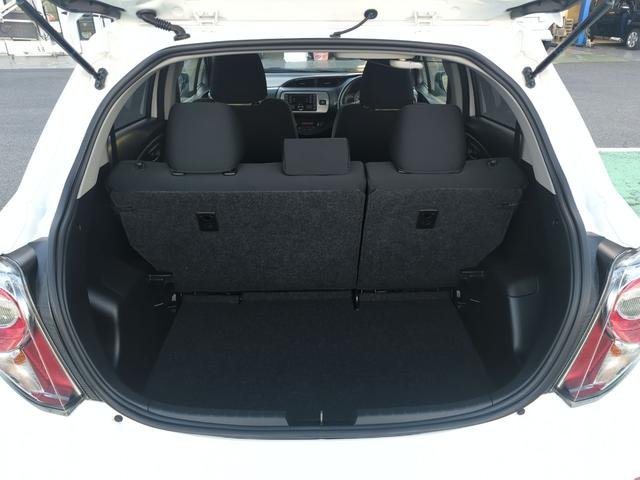 
								2016 TOYOTA VITZ RS full									