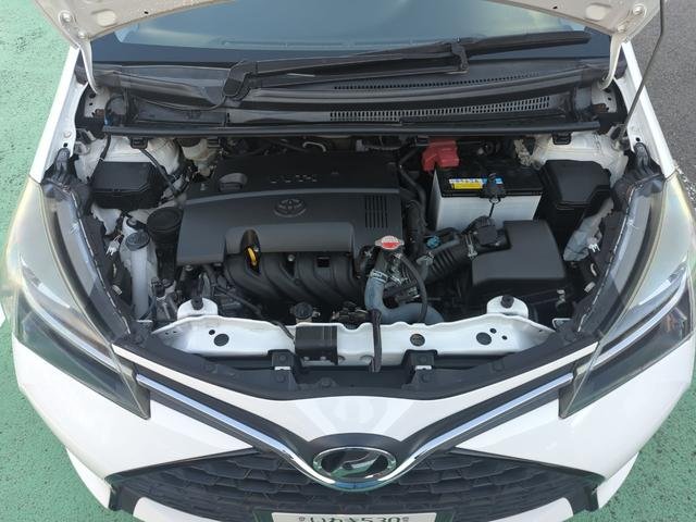 
								2016 TOYOTA VITZ RS full									