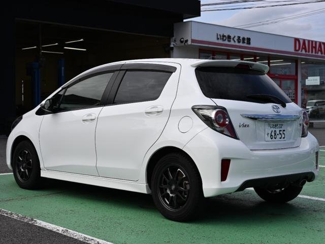 
								2016 TOYOTA VITZ RS full									