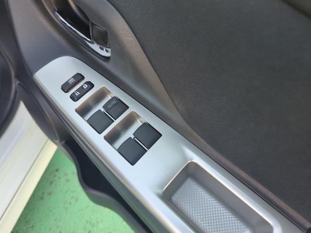 
								2016 TOYOTA VITZ RS full									