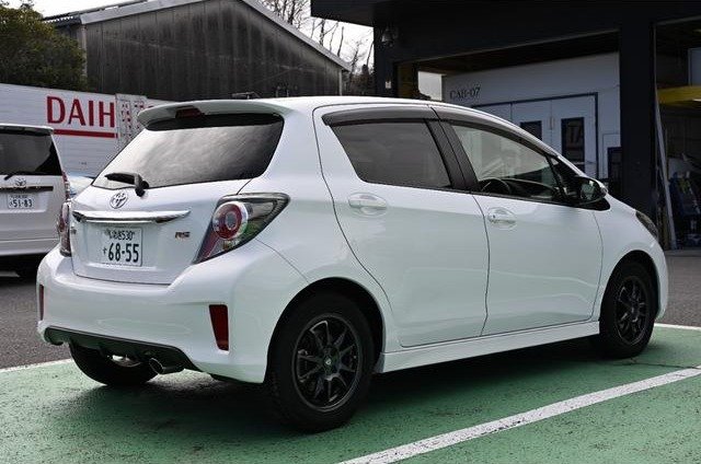 
								2016 TOYOTA VITZ RS full									
