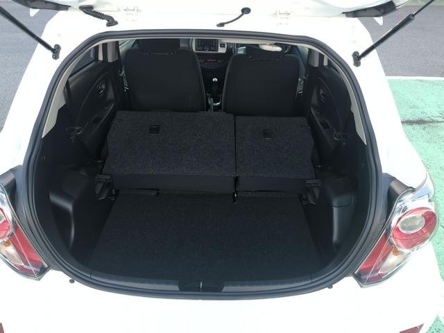 
								2016 TOYOTA VITZ RS full									