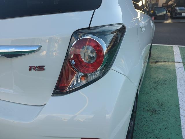 
								2016 TOYOTA VITZ RS full									