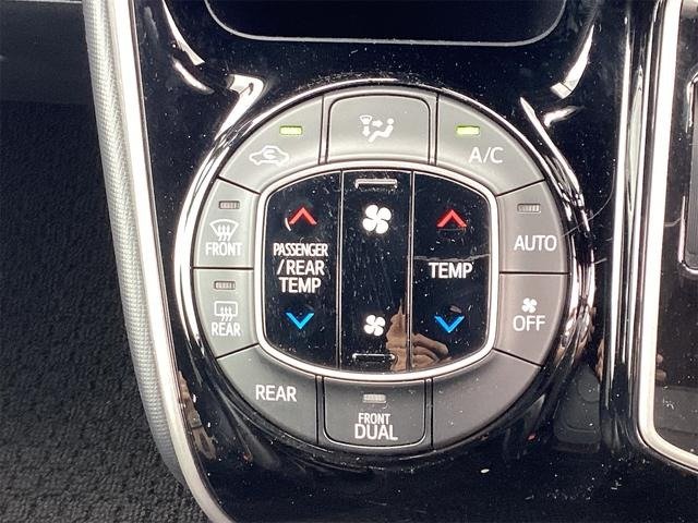 
								2020 TOYOTA VOXY ZS KIRAMEKI II full									