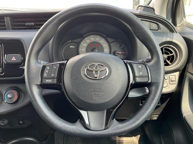 
								2017 TOYOTA VITZ F full									