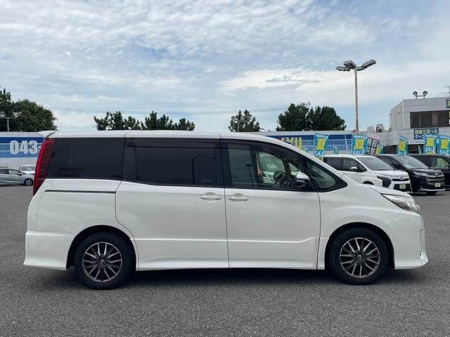 
								2015 TOYOTA NOAH SI full									