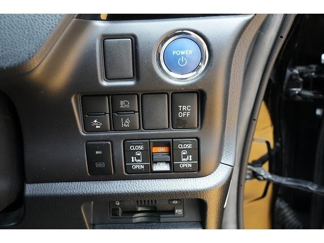 
								2020 TOYOTA NOAH HYBRID SI WxB II full									