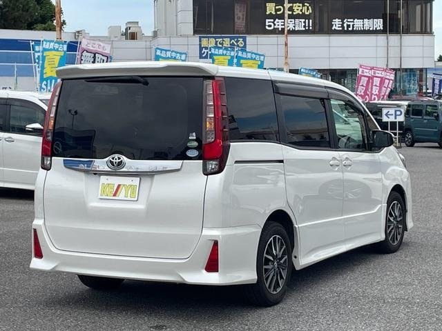 
								2015 TOYOTA NOAH SI full									