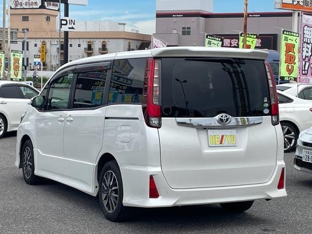 
								2015 TOYOTA NOAH SI full									