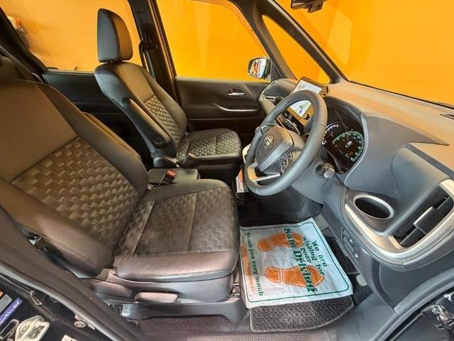 
								2022 TOYOTA VOXY S-Z full									