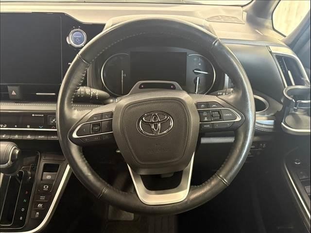 
								2022 TOYOTA NOAH HYBRID S-Z full									