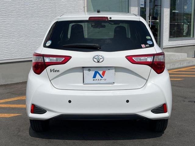 
								2017 TOYOTA VITZ F full									