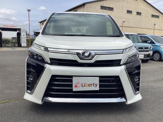 
								2020 TOYOTA VOXY ZS KIRAMEKI II full									