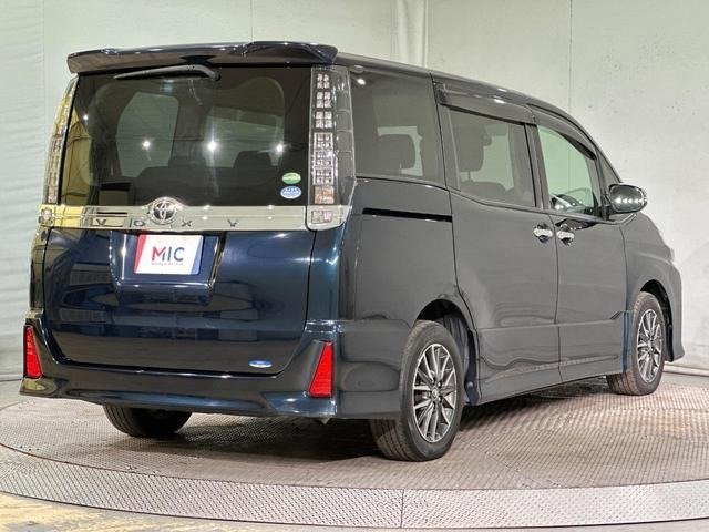 
								2017 TOYOTA VOXY ZS KIRAMEKI II full									