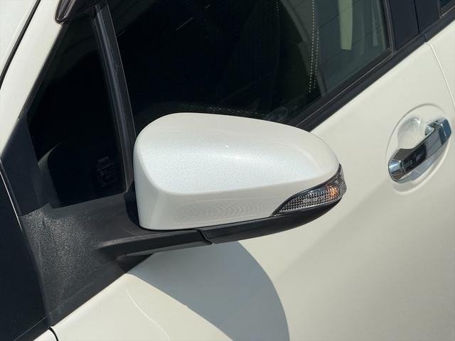 
								2020 TOYOTA VITZ F SAFETY EDITION III full									