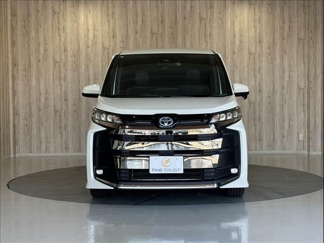
								2022 TOYOTA NOAH HYBRID S-Z full									