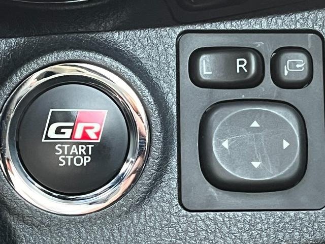 
								2019 TOYOTA VITZ GR SPORT full									