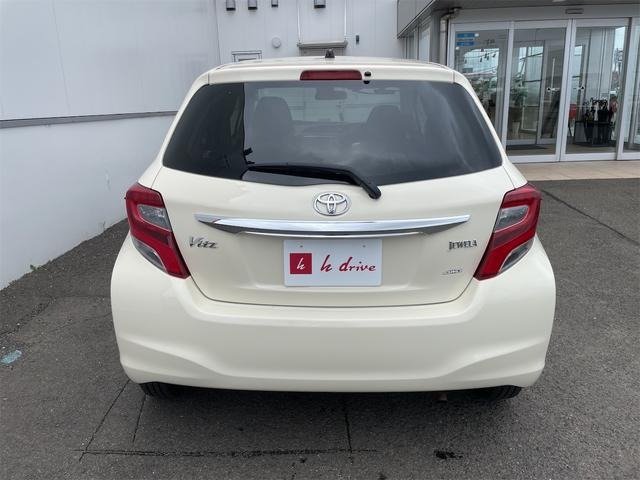 
								2015 TOYOTA VITZ JEWELA full									
