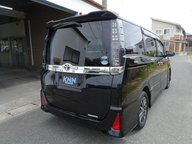 
								2015 TOYOTA VOXY ZS full									