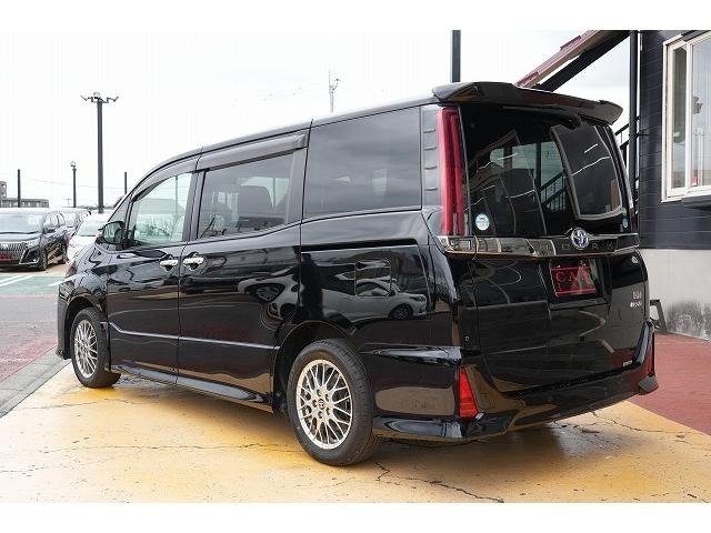 
								2020 TOYOTA NOAH HYBRID SI WxB II full									