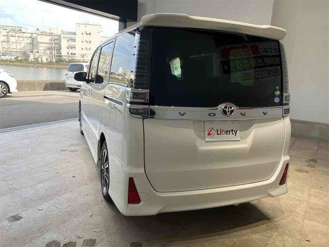 
								2018 TOYOTA VOXY ZS KIRAMEKI full									