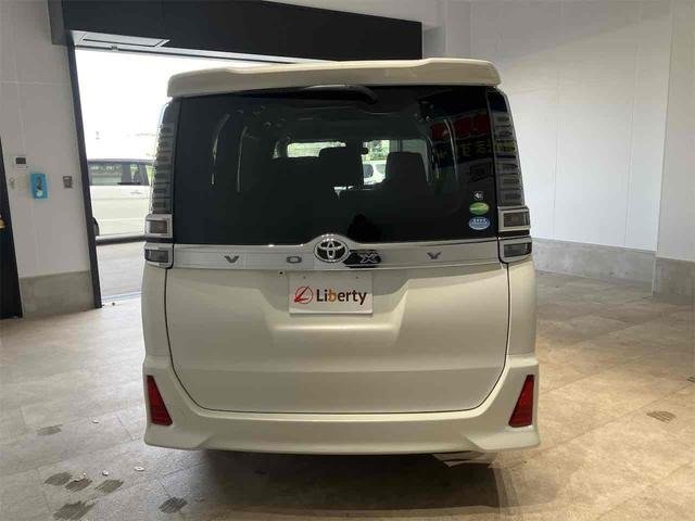 
								2018 TOYOTA VOXY ZS KIRAMEKI full									