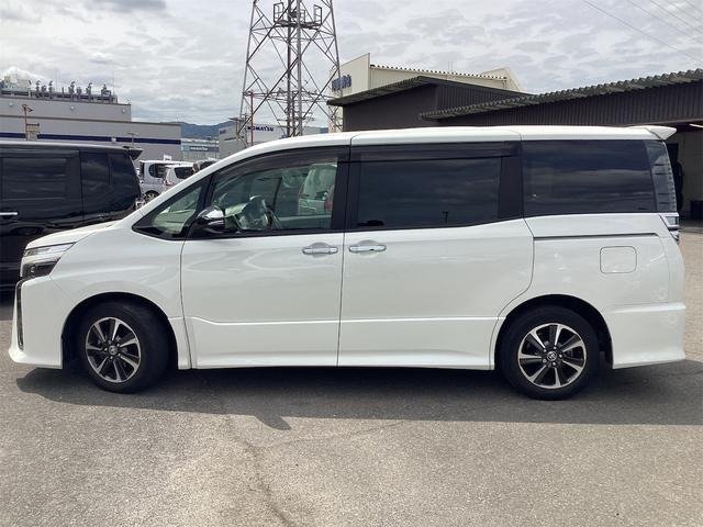 
								2020 TOYOTA VOXY ZS KIRAMEKI II full									